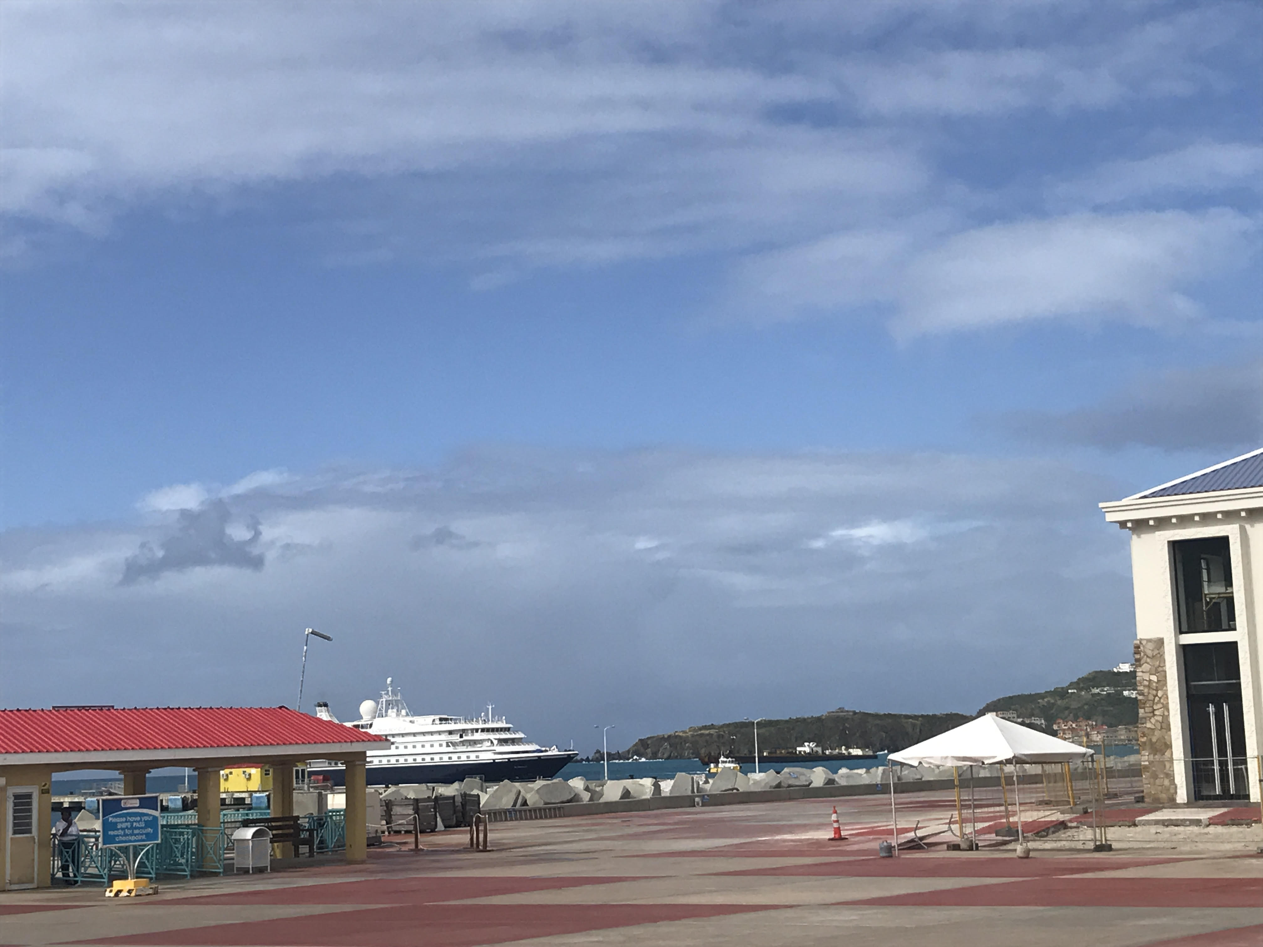 SeaDream 1 in port St. Maarten