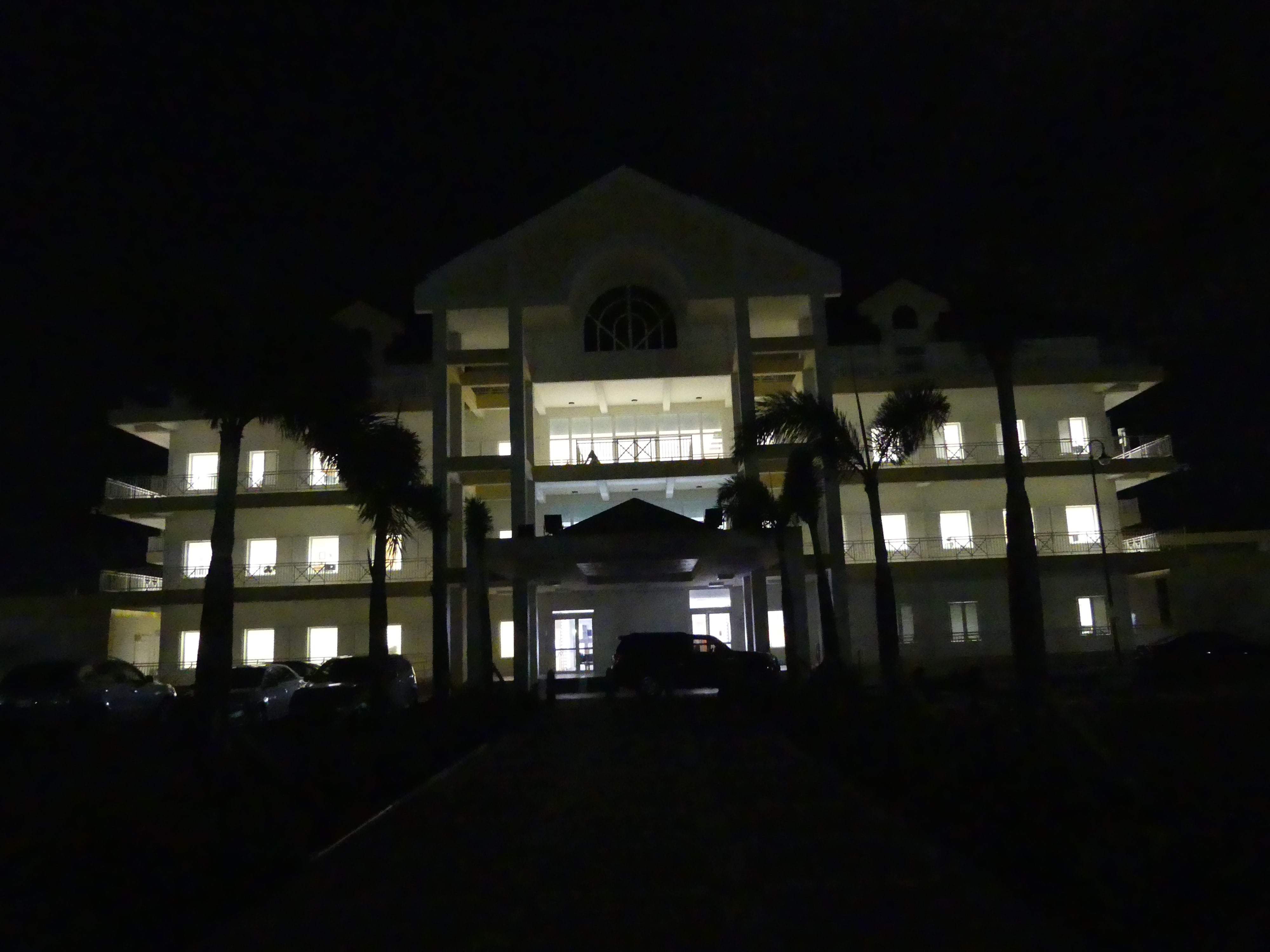 Lights on at government building 20180131 - HH-min