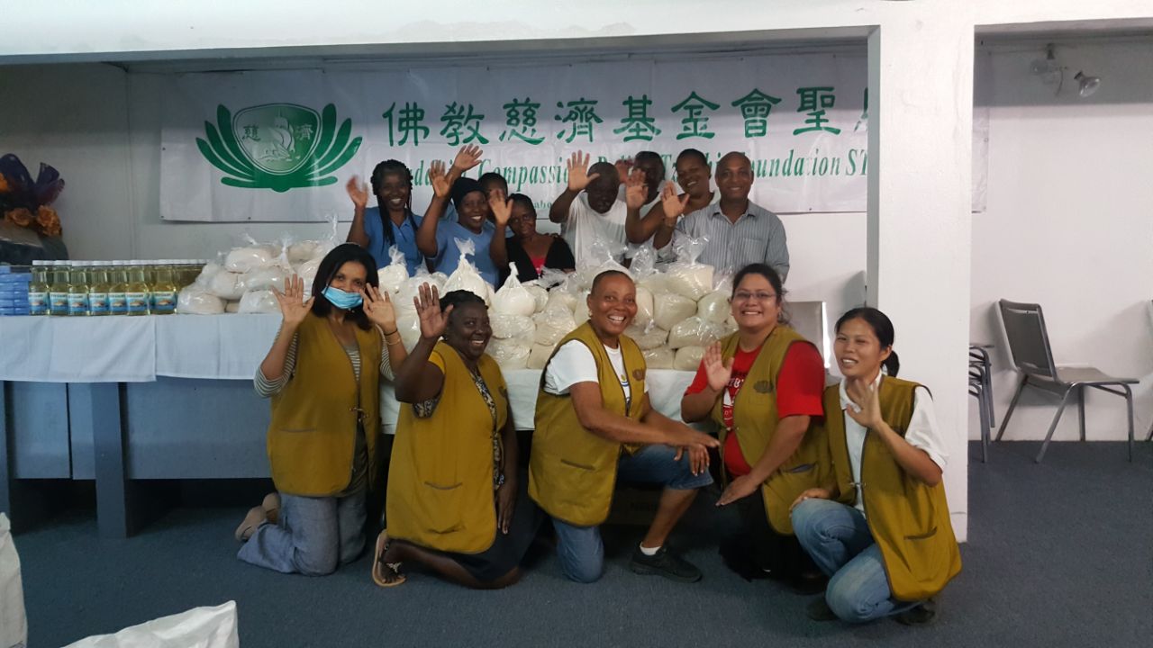 Tzu Chi Foundation donates to 70 families in need (1)