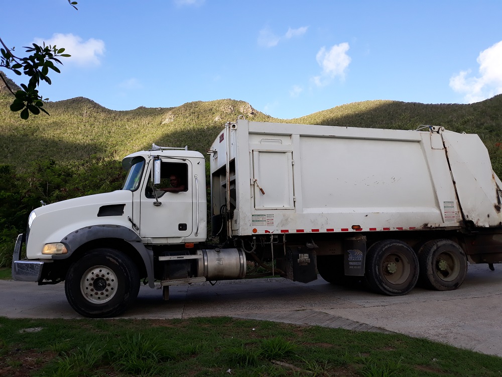 Robelto & Sons Garbage Truck - 20180906 TR