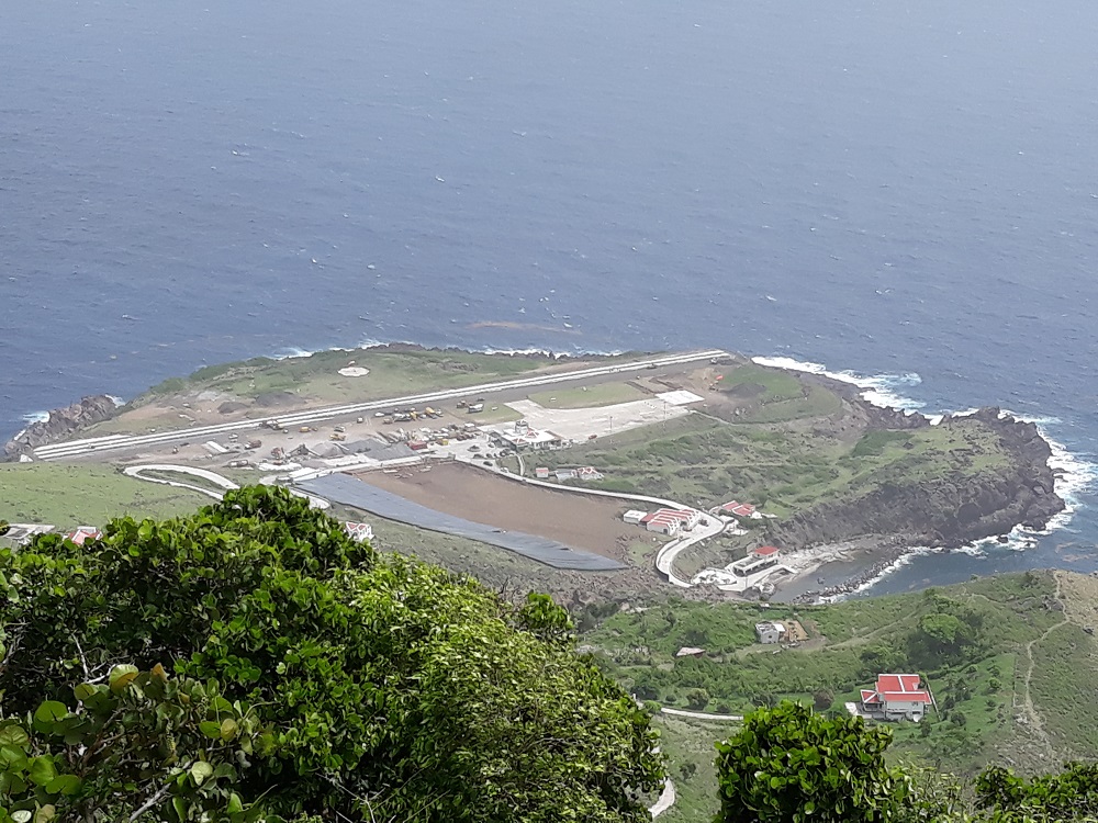 Saba Airport runway under construction - 20180920 TR