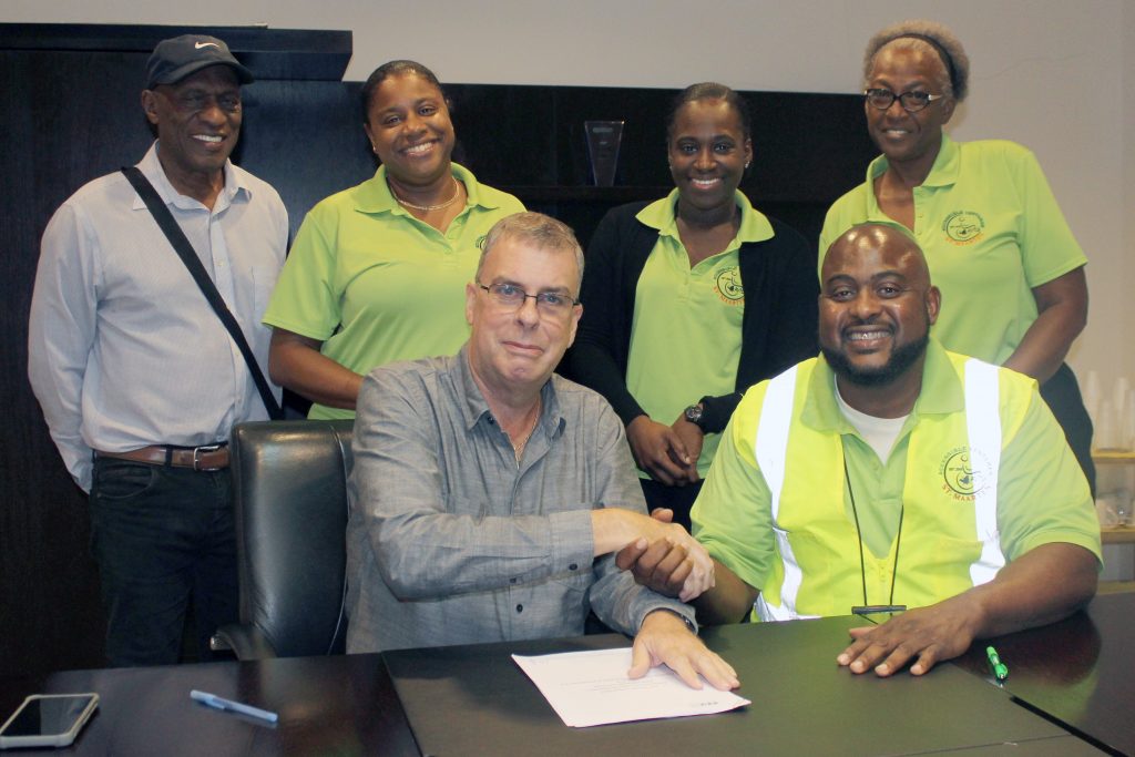 AVET Signing with SZV