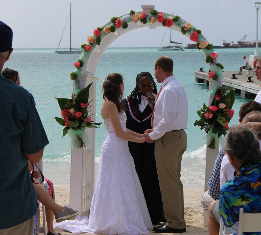 Laid back wedding on Great Bay beach - 2020011603